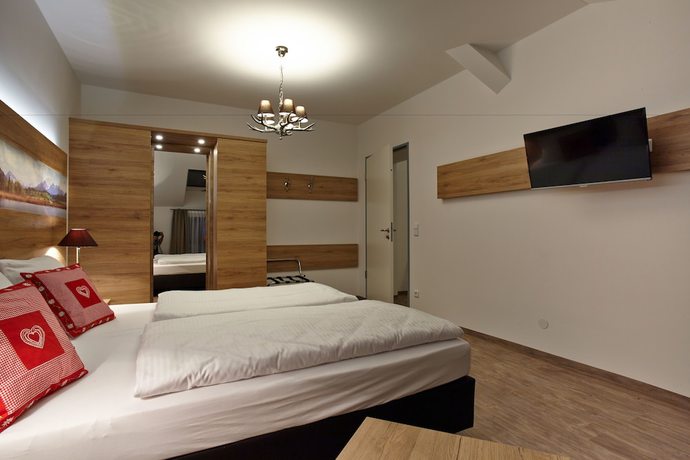 Imagen de la habitación del Hotel Sauerlacher Post, Sauerlach. Foto 4