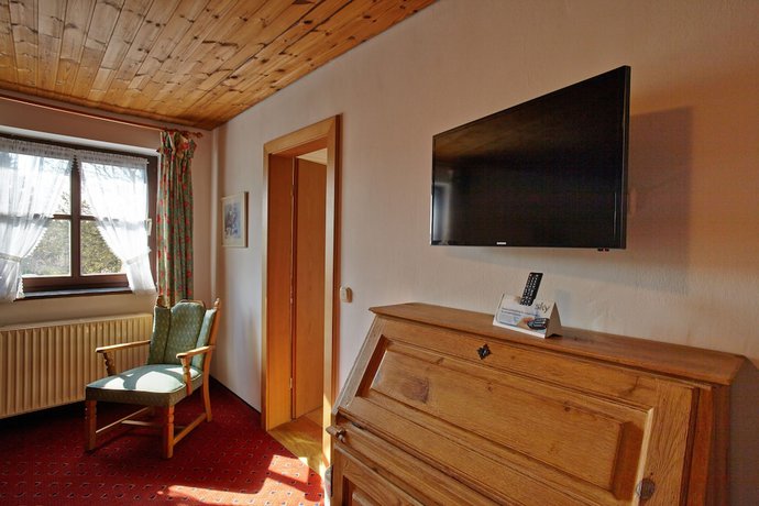 Imagen de la habitación del Hotel Sauerlacher Post, Sauerlach. Foto 10