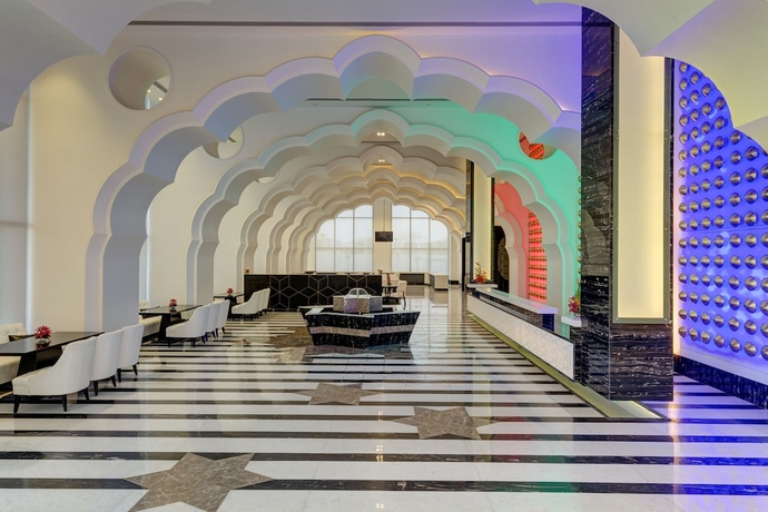 Imagen de los interiores del Hotel Saura Agra. Foto 18