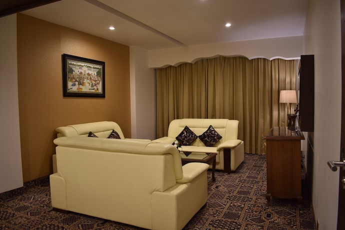 Imagen de la habitación del Hotel Saura Agra. Foto 15