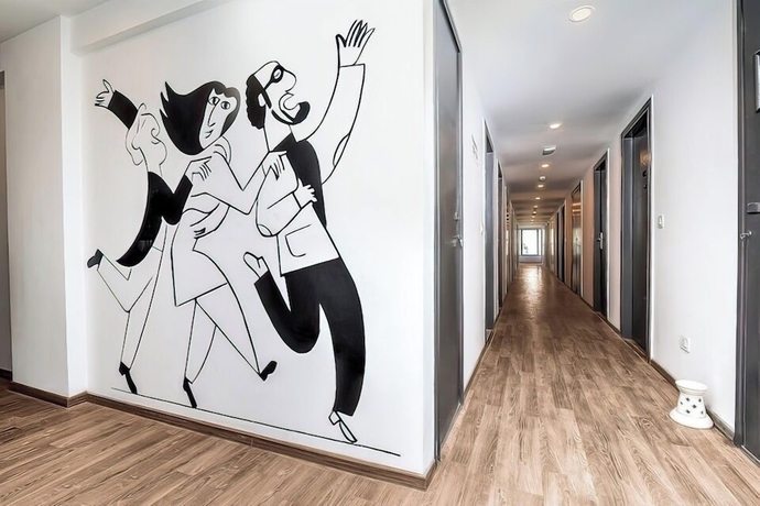 Imagen de los interiores del Hotel Saurabh Inn. Foto 7
