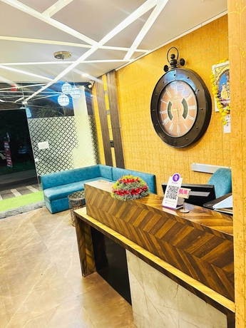 Imagen de los interiores del Hotel Saurabh Inn. Foto 15