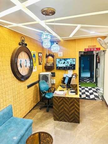 Imagen de los interiores del Hotel Saurabh Inn. Foto 16