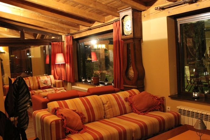 Imagen de los interiores del Hotel Saurat. Foto 14