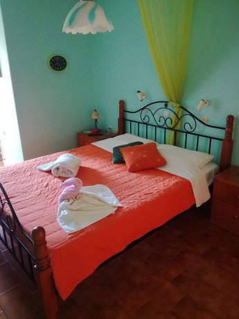 Imagen de la habitación del Hotel Sausan. Foto 17