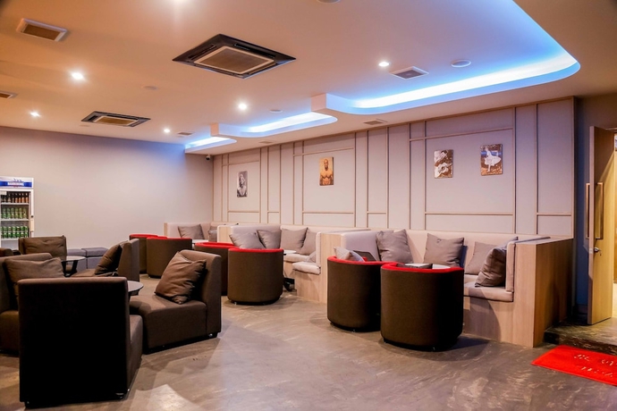 Imagen del bar/restaurante del Hotel Savan Resorts. Foto 3