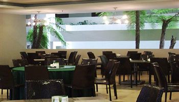 Imagen del bar/restaurante del Hotel Savana And Convention. Foto 3