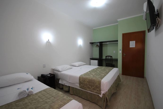 Imagen de la habitación del Hotel Savana, Ol&iacute;mpia. Foto 6