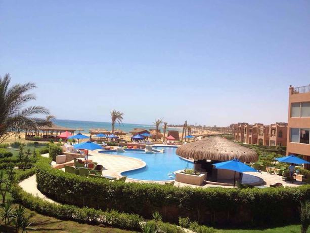 Imagen de la piscina del Hotel Savanna Empire and Resort Spa. Foto 13