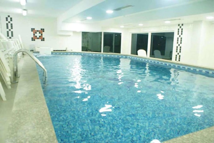 Imagen de la piscina del Hotel Savanna Empire and Resort Spa. Foto 15