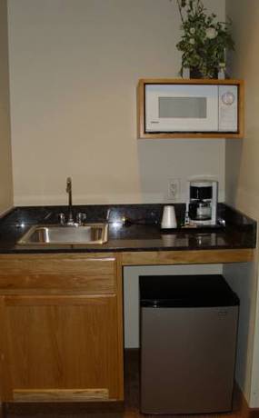 Imagen de la habitación del Hotel Savanna Inn and Suites. Foto 2
