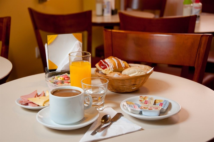 Imagen del bar/restaurante del Hotel Savannah Cordoba. Foto 6