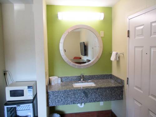 Imagen de la habitación del Hotel Savannah Garden Inn. Foto 3