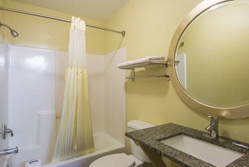 Imagen de la habitación del Hotel Savannah Garden Inn. Foto 8