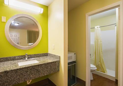 Imagen de la habitación del Hotel Savannah Garden Inn. Foto 9