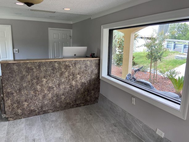 Imagen de los interiores del Hotel Savannah Inn and Suites. Foto 15