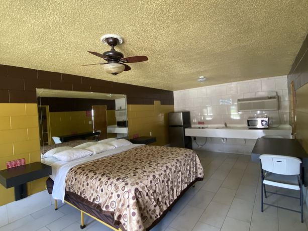 Imagen de la habitación del Hotel Savannah Inn and Suites. Foto 10