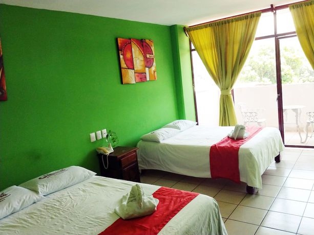 Imagen de la habitación del Hotel Savaro. Foto 16
