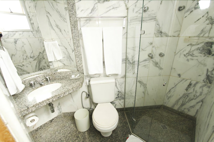 Imagen de la habitación del Hotel Savassinho. Foto 14