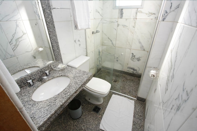 Imagen de la habitación del Hotel Savassinho. Foto 15