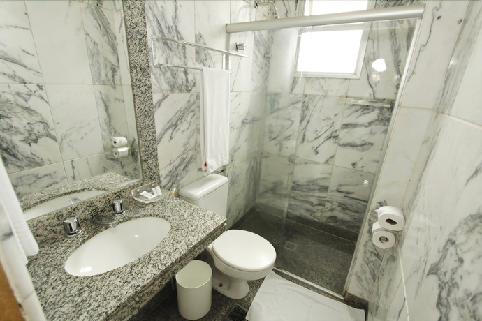 Imagen de la habitación del Hotel Savassinho. Foto 16