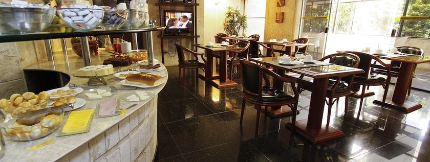 Imagen del bar/restaurante del Hotel Savassinho. Foto 2