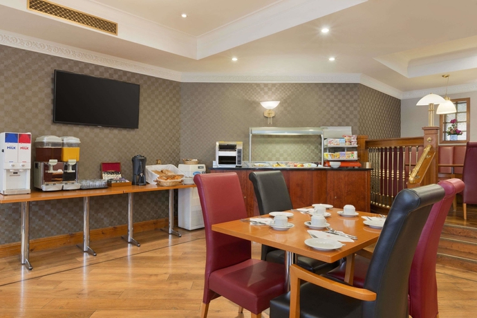Imagen de los interiores del Hotel Savera Hotel South Ruislip. Foto 16