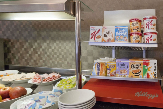 Imagen del bar/restaurante del Hotel Savera Hotel South Ruislip. Foto 4