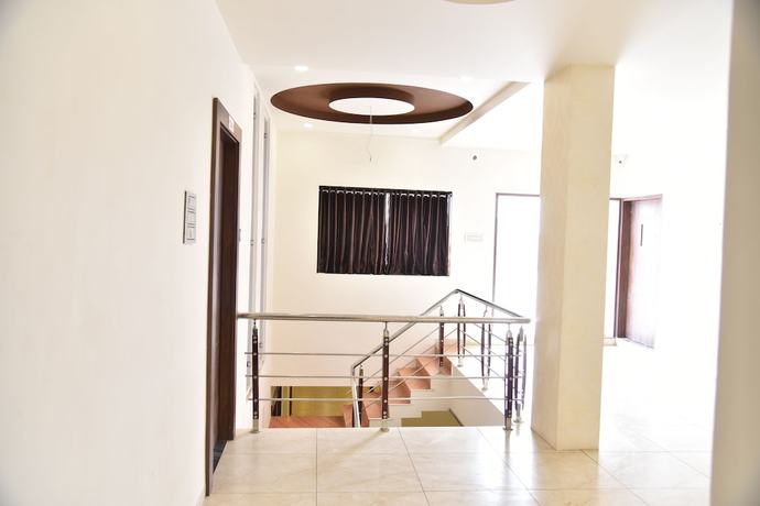 Imagen de los interiores del Hotel Savera Inn, Lalpar. Foto 18