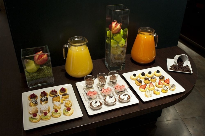 Imagen del bar/restaurante del Hotel Savhotel. Foto 3