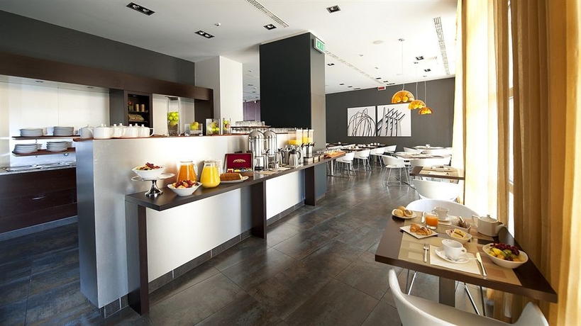 Imagen del bar/restaurante del Hotel Savhotel. Foto 4