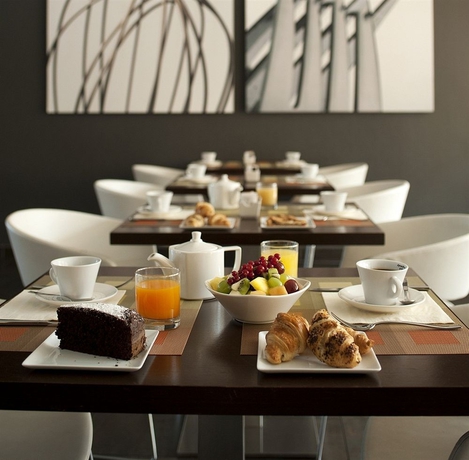 Imagen del bar/restaurante del Hotel Savhotel. Foto 5