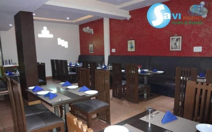 Imagen del bar/restaurante del Hotel Savi Regency. Foto 6