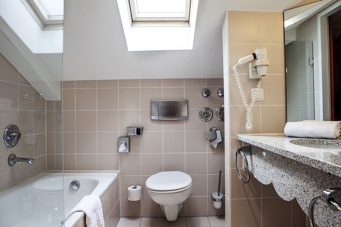 Imagen de la habitación del Hotel Savigny Frankfurt City. Foto 8