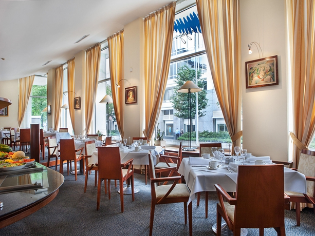 Imagen del bar/restaurante del Hotel Savigny Frankfurt City. Foto 2