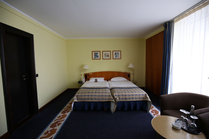 Imagen de los interiores del Hotel Savigny Frankfurt City. Foto 16