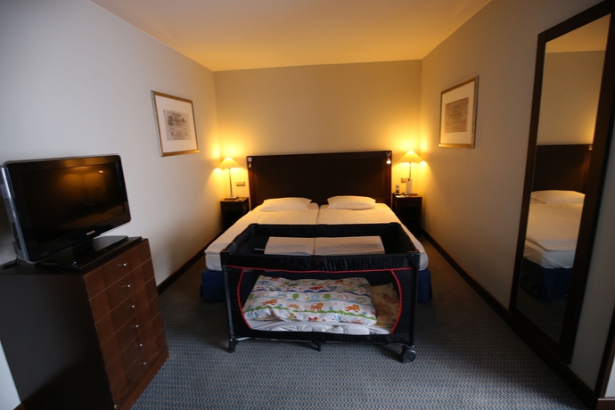 Imagen de la habitación del Hotel Savigny Frankfurt City. Foto 12