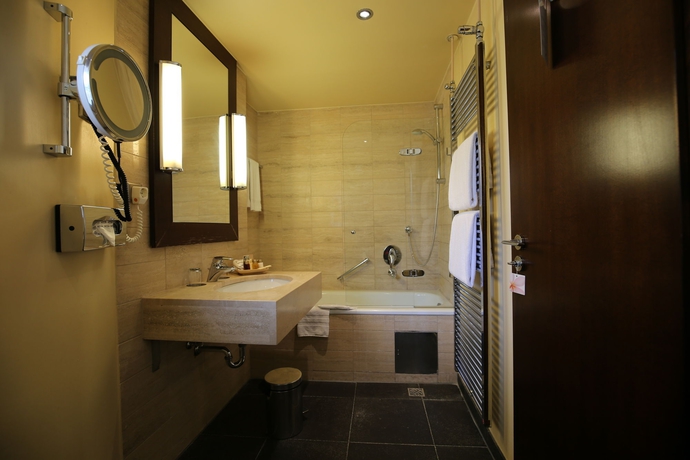 Imagen de la habitación del Hotel Savigny Frankfurt City. Foto 13