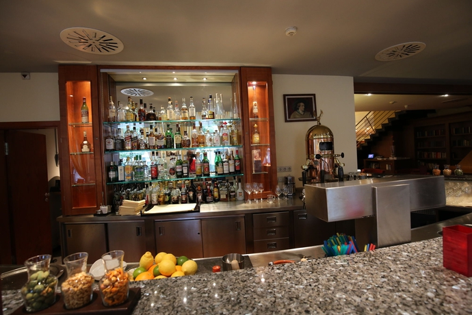 Imagen del bar/restaurante del Hotel Savigny Frankfurt City. Foto 4