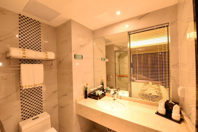 Imagen de la habitación del Hotel Savile K-knight Luan. Foto 8