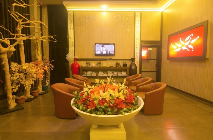Imagen de los interiores del Hotel Savita Garden Inn. Foto 33