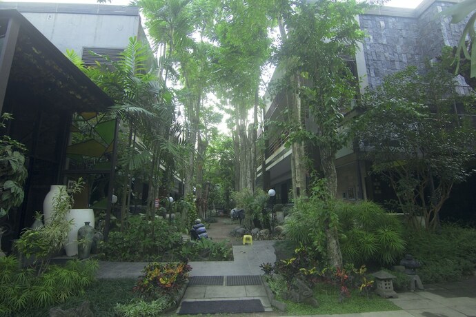 Imagen de los exteriores del Hotel Savita Garden Inn. Foto 32