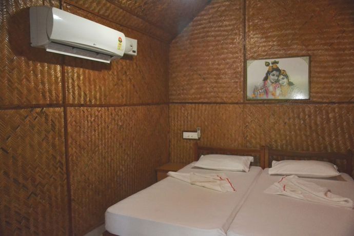 Imagen de la habitación del Hotel Savithri Inn. Foto 5