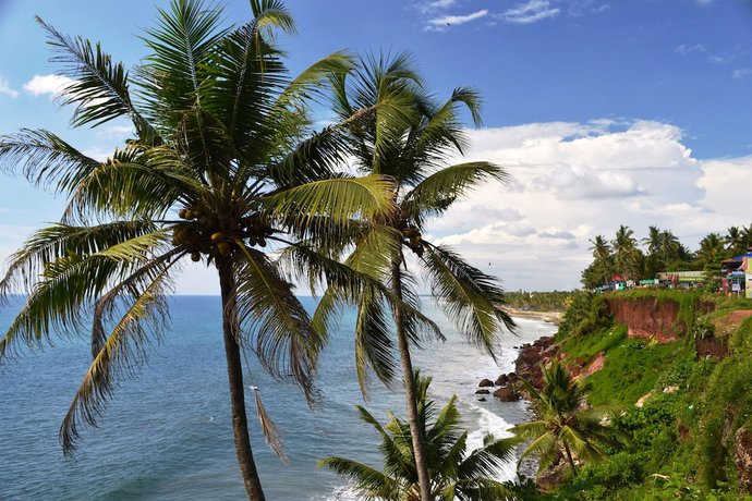 Imagen de los exteriores del Hotel Savithri Inn. Foto 18