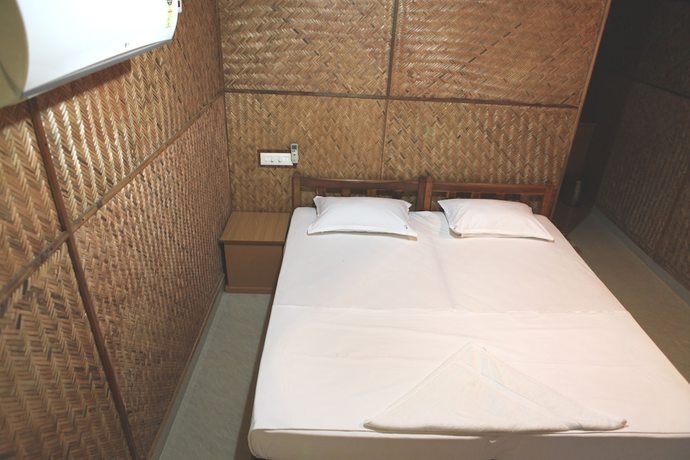 Imagen de la habitación del Hotel Savithri Inn. Foto 10