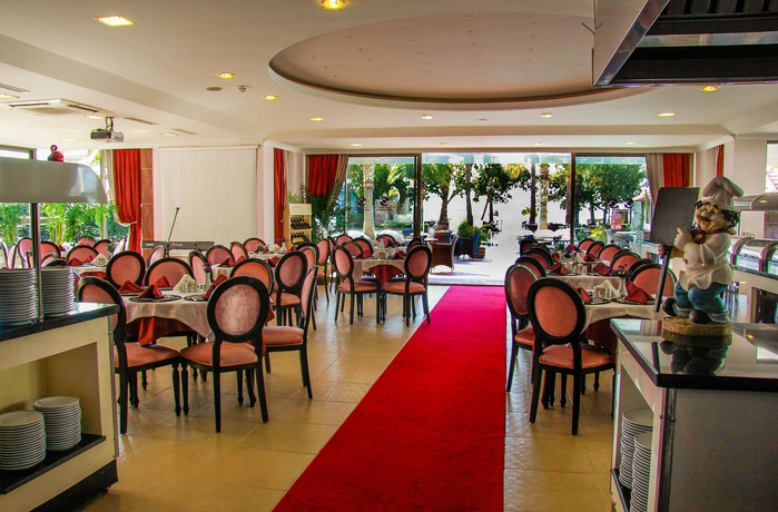 Imagen del bar/restaurante del Hotel Savk. Foto 7