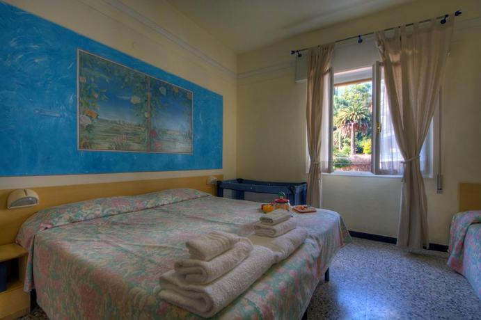 Imagen de la habitación del Hotel Savoia, Calvisio. Foto 2