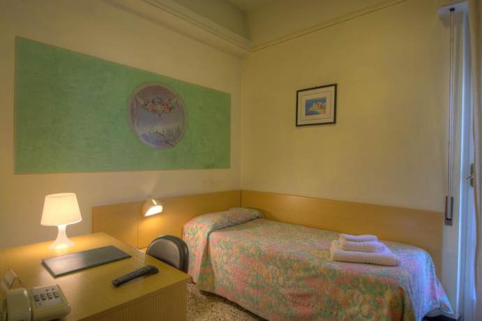 Imagen de la habitación del Hotel Savoia, Calvisio. Foto 15