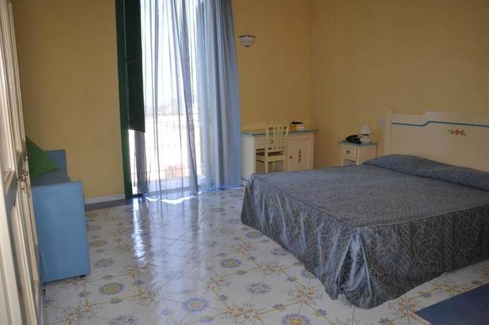 Imagen de la habitación del Hotel Savoia, Corricella. Foto 3