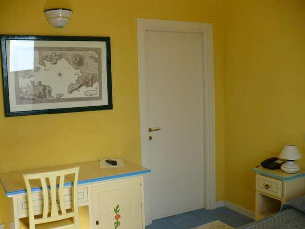 Imagen de la habitación del Hotel Savoia, Corricella. Foto 4